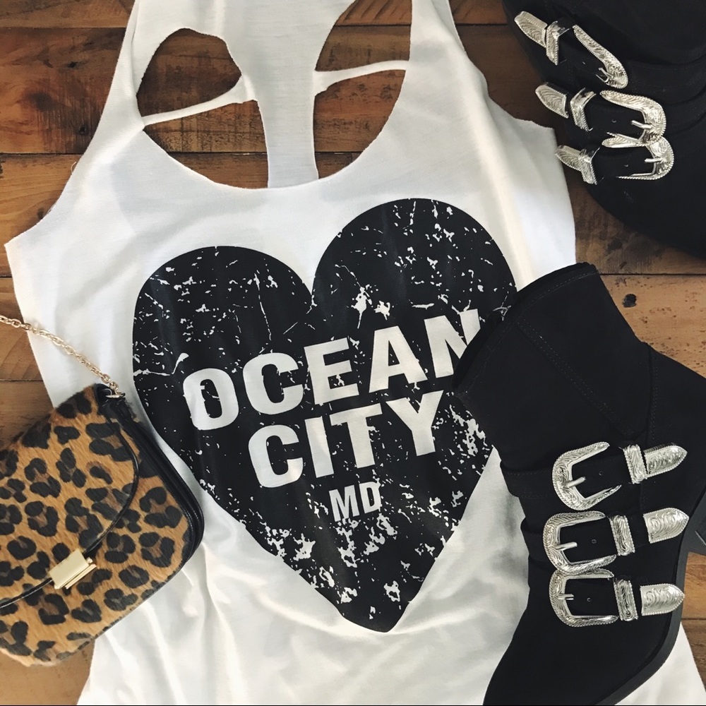 Ocean City Souvenir Skull Cutout Tank Top in White | Size S